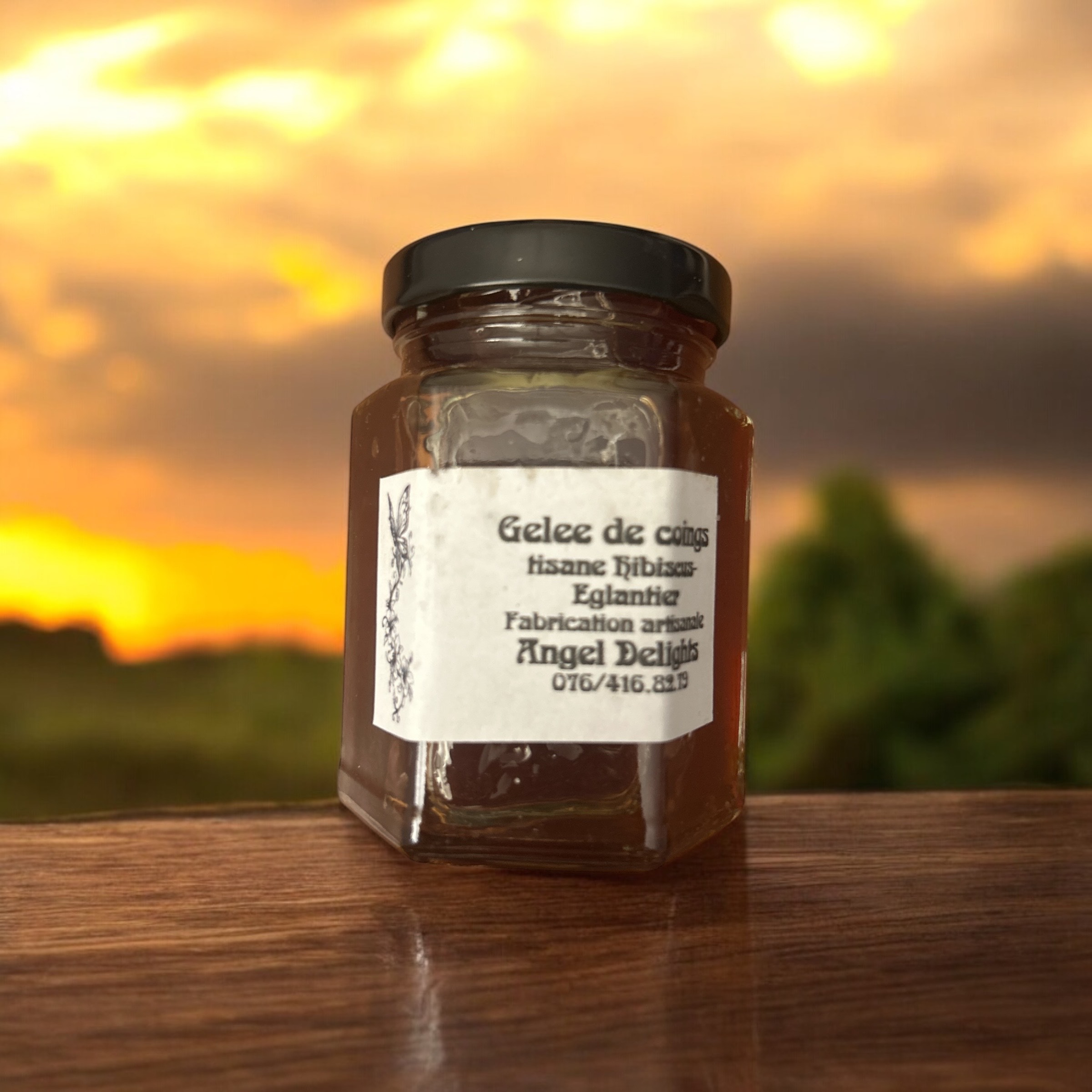 Gelée de "coings -  tisanes d'Hibiscus et d'Eglantines" 195 ml