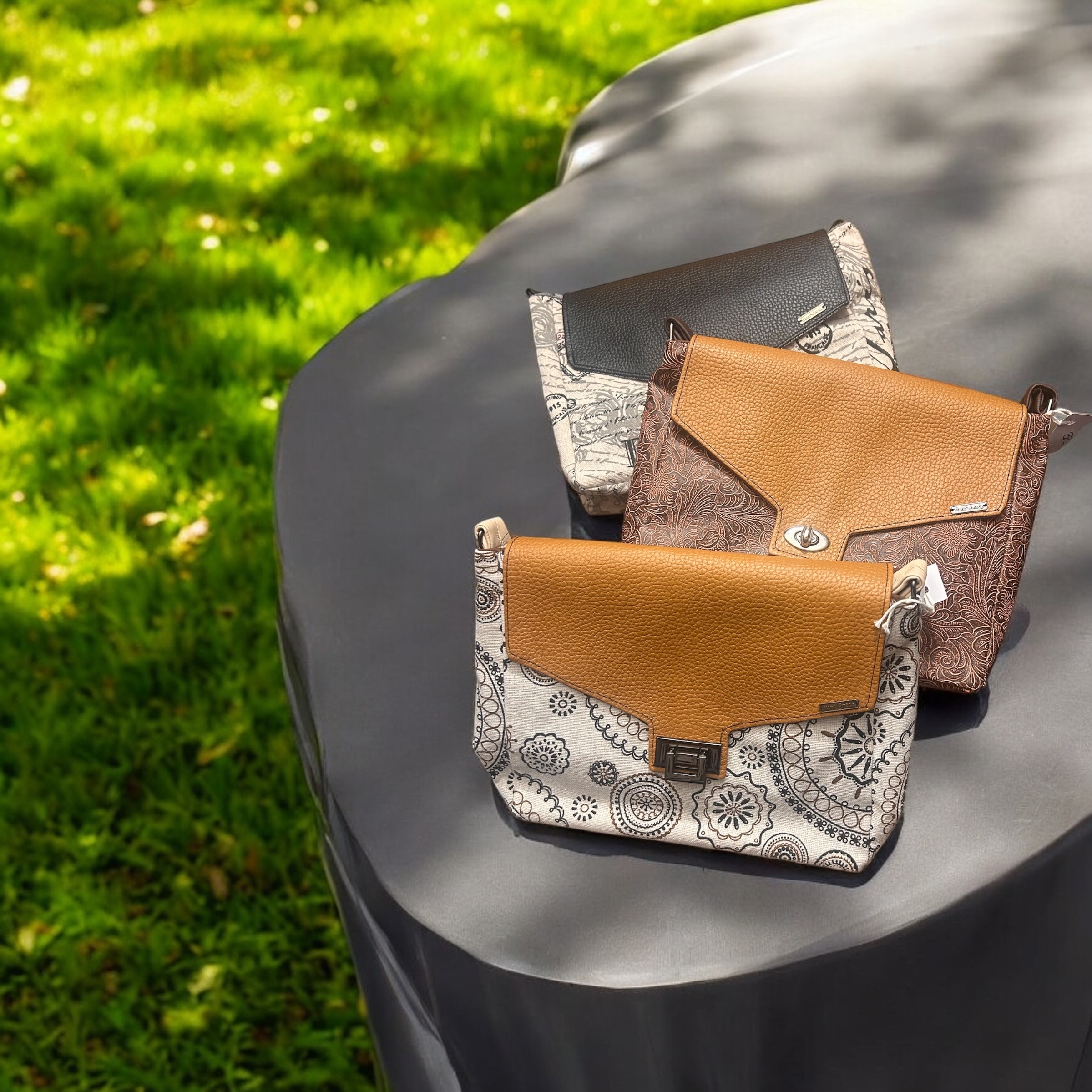 Sac besace carré avec bandoulière