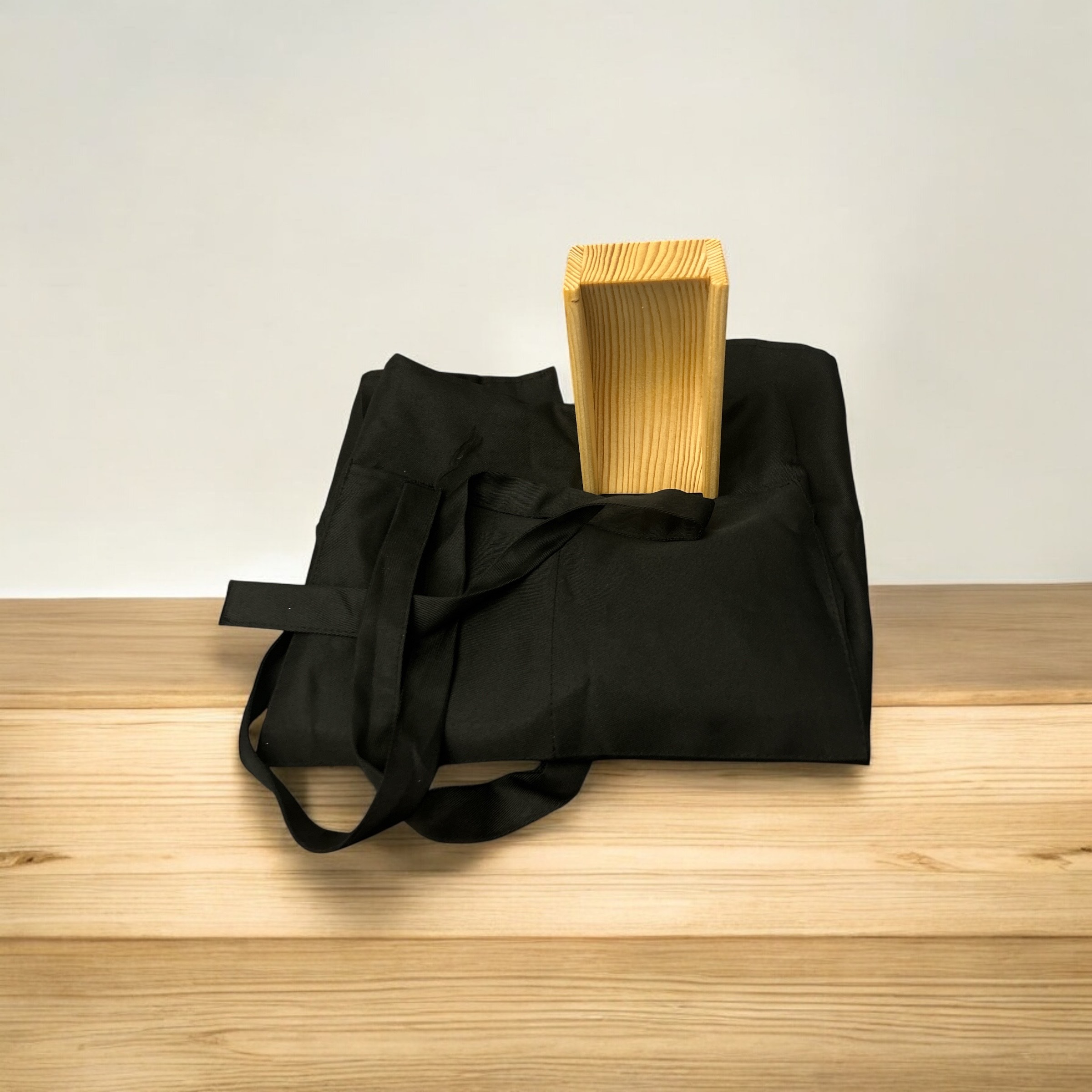 Réhausseur à fromage à raclette et tablier à bavette