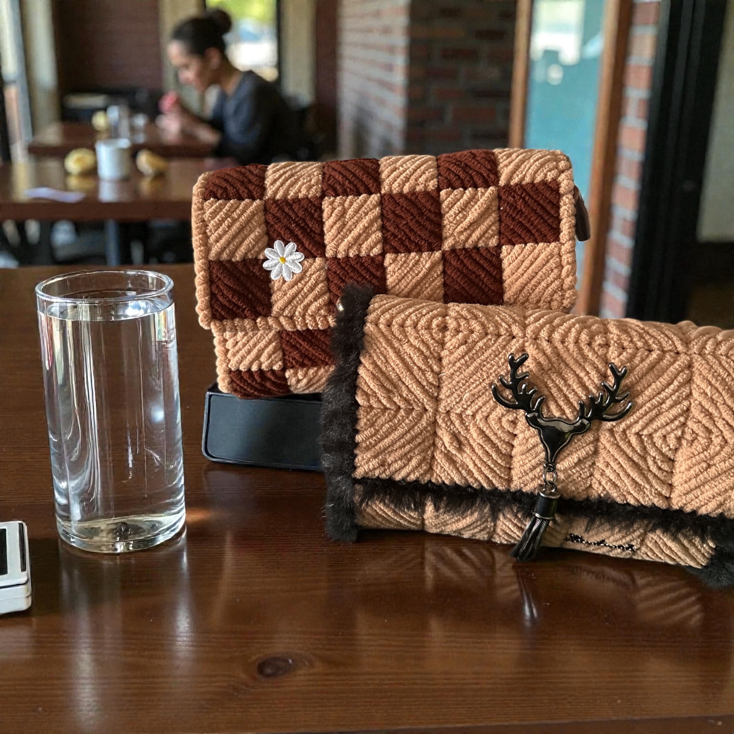 Sacs à main pochette carrées